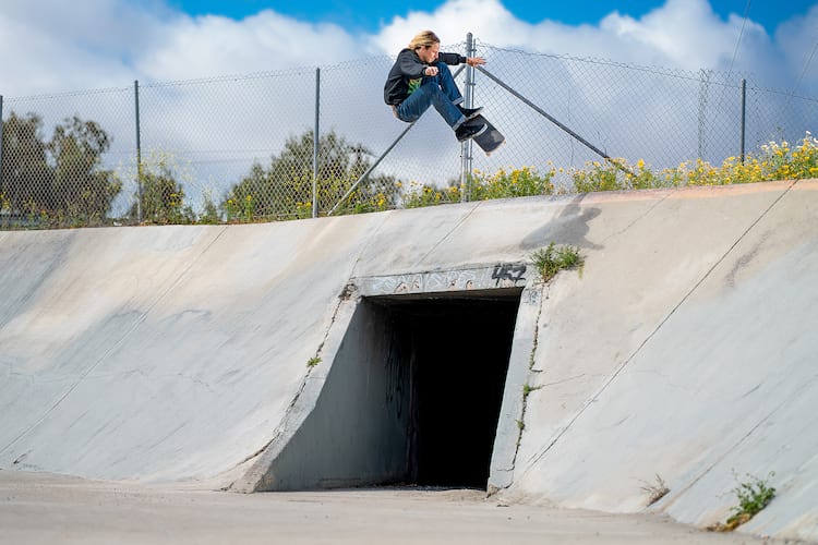 riley hawk kickflip over channel tws DZ